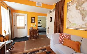 Small Suite Steps From Oberlin